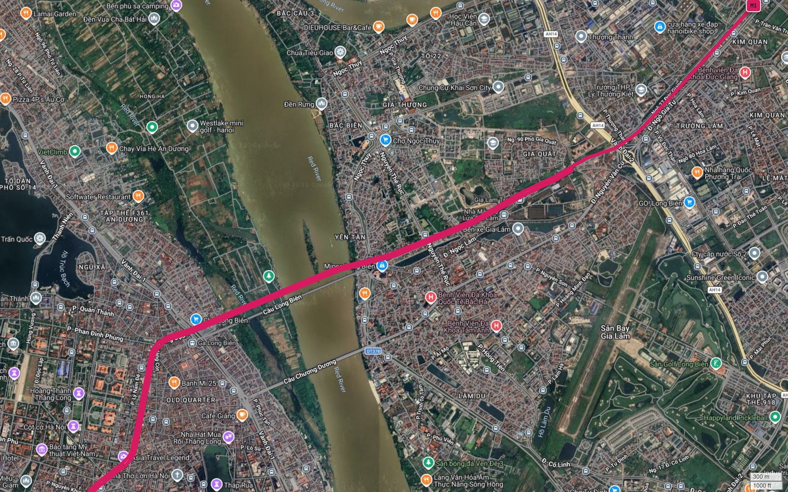 Tuyến metro số 1 Hà Nội vượt sông Hồng qua cầu Long Biên, đi qua ga Gia Lâm, Bến xe Gia Lâm và GO! Long Biên