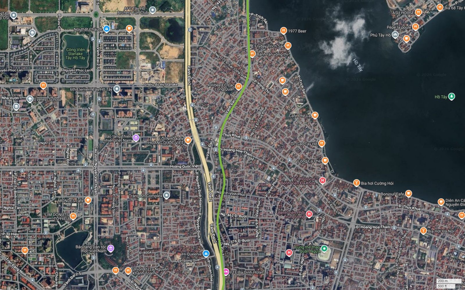 Tuyến metro số 11 Hà Nội chạy dọc đường Trích Sài ven bờ tây Hồ Tây, cách mép nước khoảng 150 mét