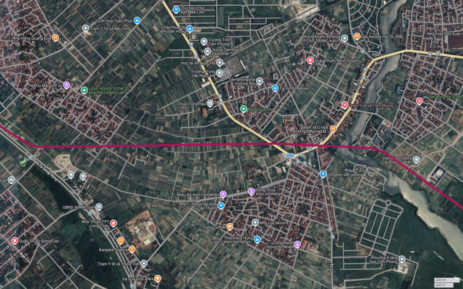 Tuyến metro số 18 Hà Nội cắt Quốc lộ 23 và tỉnh lộ TL-23 tại Tiền Phong, gần Nhà máy ô tô Xuân Kiên và Chợ Yên Tiền Phong